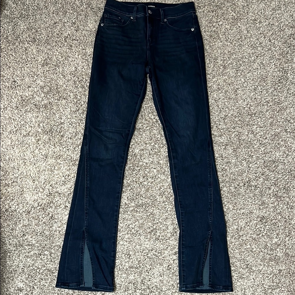Express Skyscraper high rise Jean
